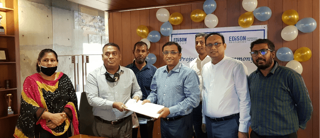 Progress of Misha Memorial, 'Finishing work'